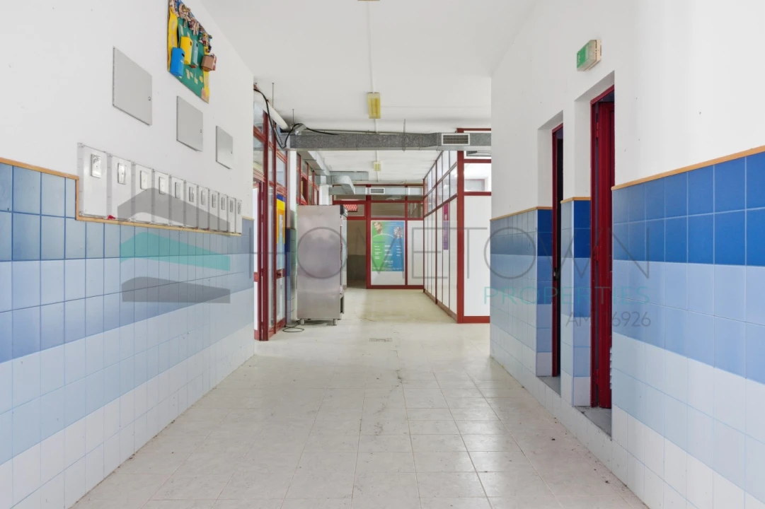 Loja para Venda em Quarteira Foto 1