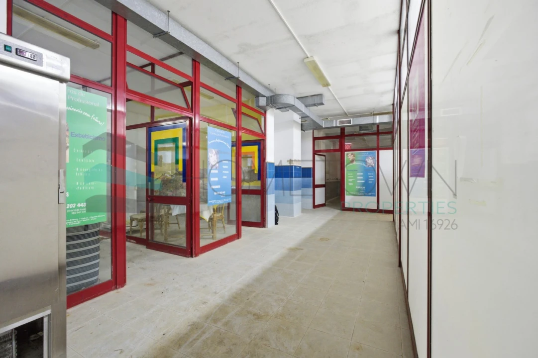 Loja para Venda em Quarteira Foto 6