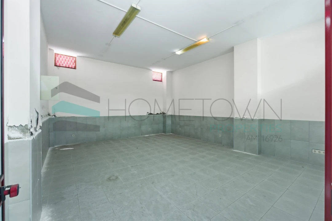 Loja para Venda em Quarteira Foto 7