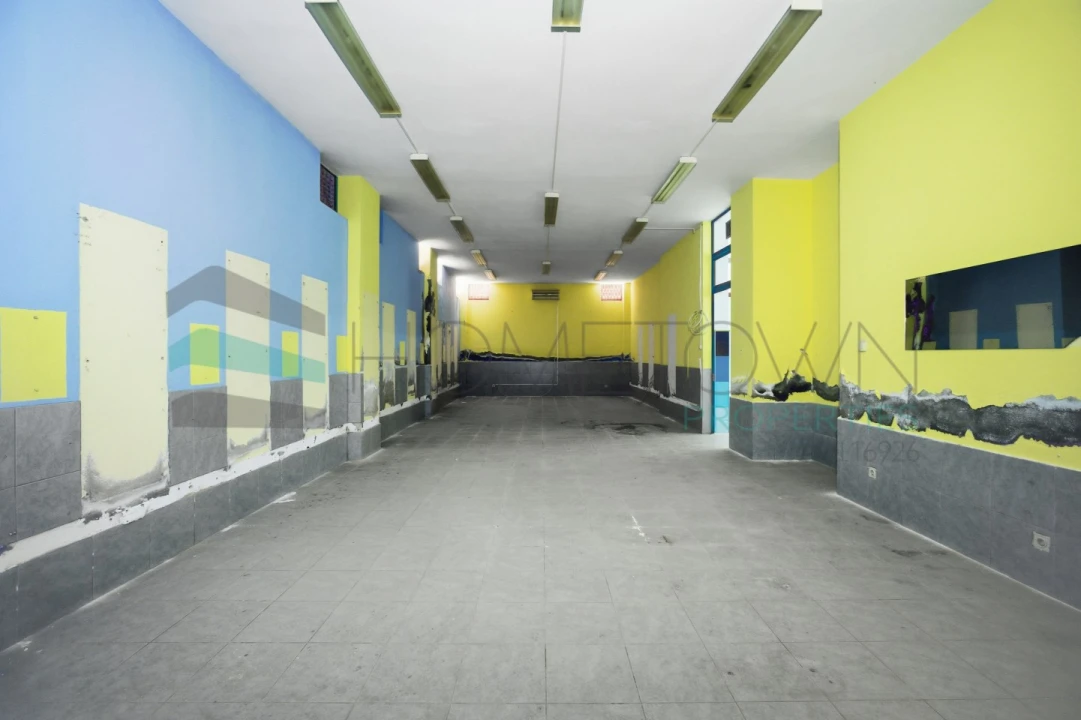 Loja para Venda em Quarteira Foto 16