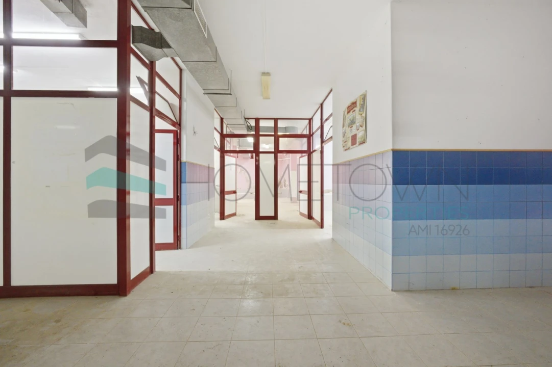 Loja para Venda em Quarteira Foto 11