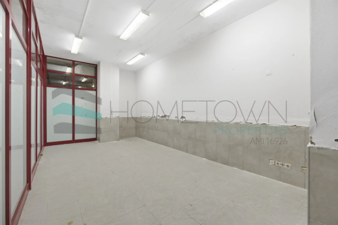 Loja para Venda em Quarteira Foto 12