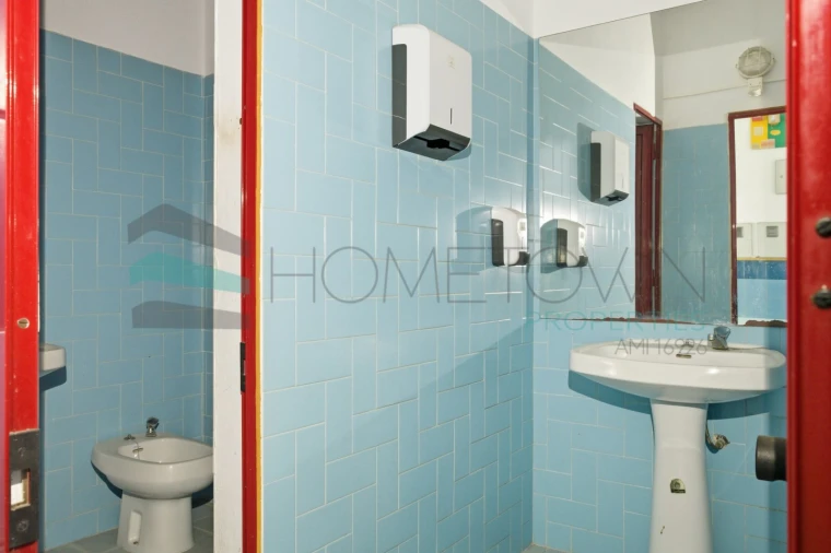 Loja para Venda em Quarteira Foto 2