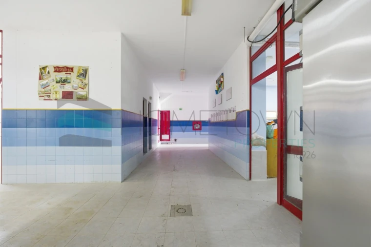 Loja para Venda em Quarteira Foto 4