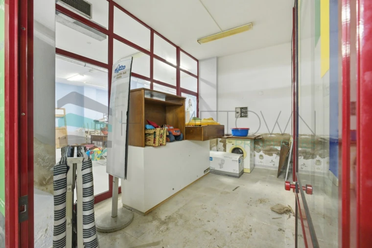 Loja para Venda em Quarteira Foto 23