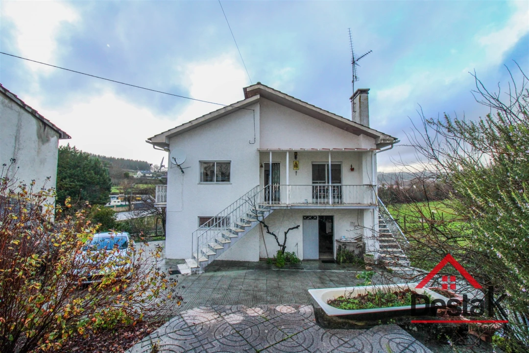 Moradia T3 para Venda em Orgens Foto 12