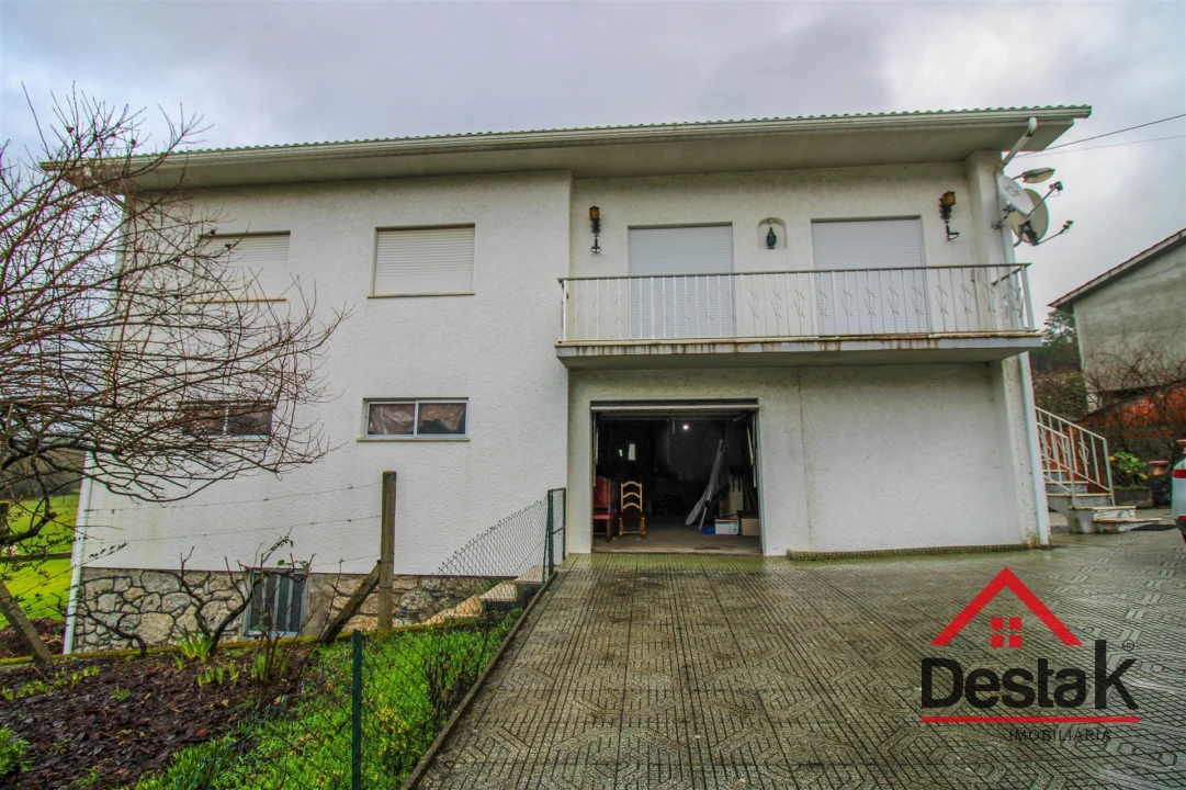 Moradia T3 para Venda em Orgens Foto 4