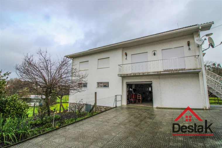 Moradia T3 para Venda em Orgens Foto 2