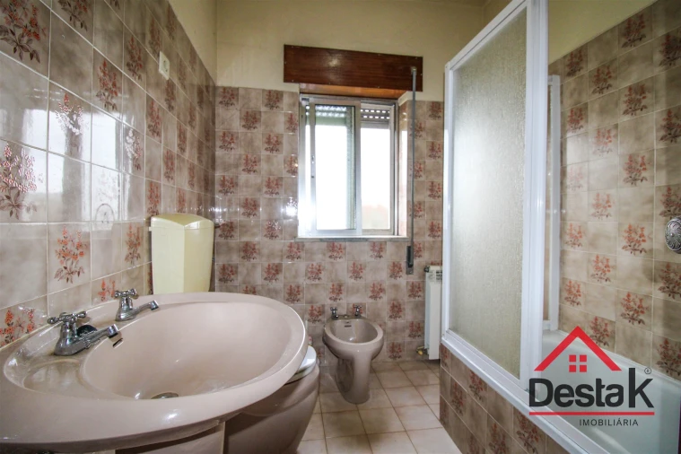 Moradia T3 para Venda em Orgens Foto 9