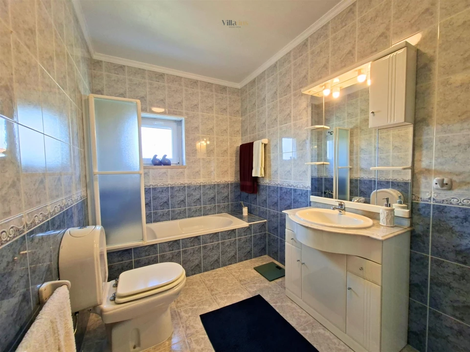 Moradia T5 para Venda em Casais e Alviobeira Foto 75