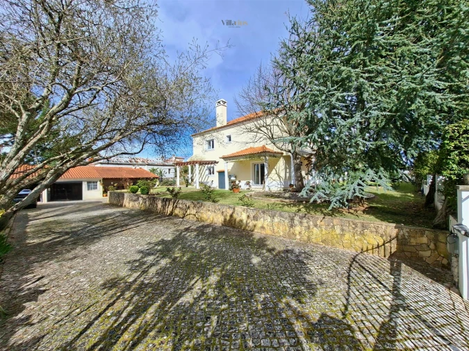 Moradia T5 para Venda em Casais e Alviobeira Foto 93