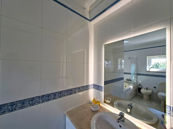 Moradia T5 para Venda em Casais e Alviobeira Foto 67