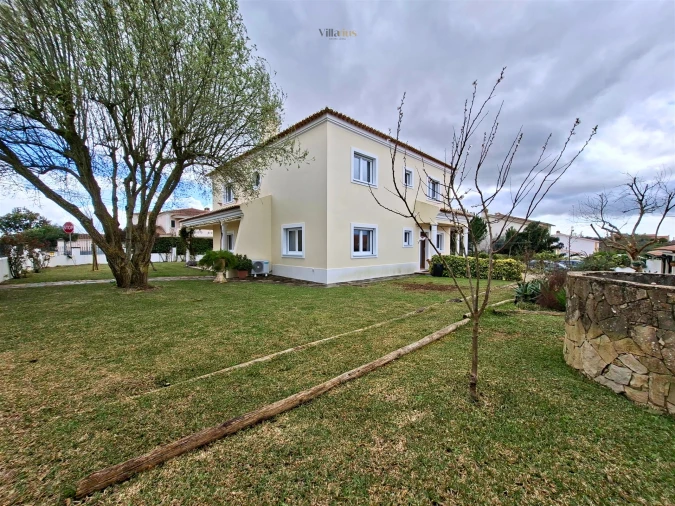 Moradia T5 para Venda em Casais e Alviobeira Foto 87