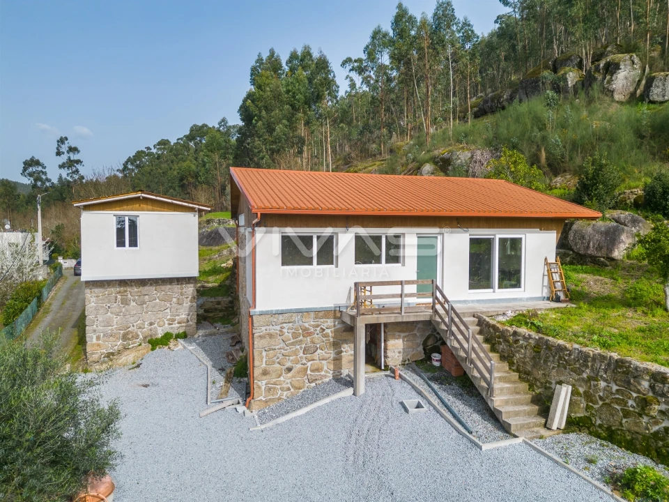 Moradia T3 para Venda em Caldelas, Sequeiros e Paranhos Foto 1