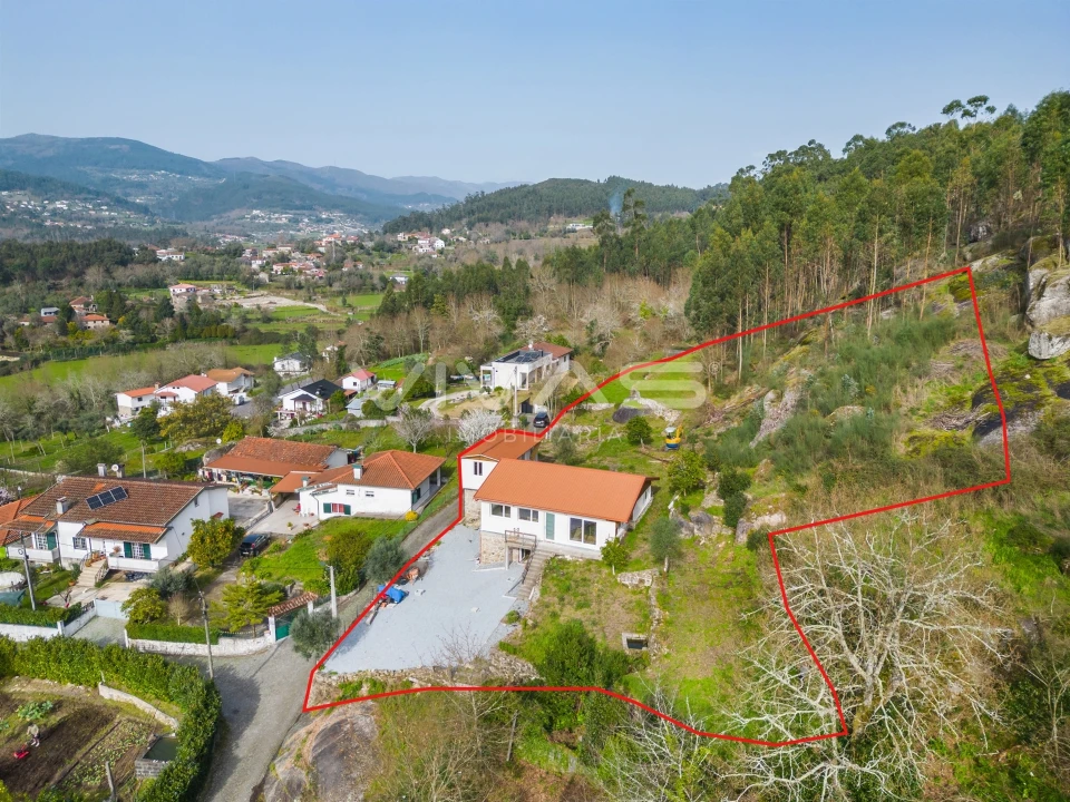 Moradia T3 para Venda em Caldelas, Sequeiros e Paranhos Foto 2