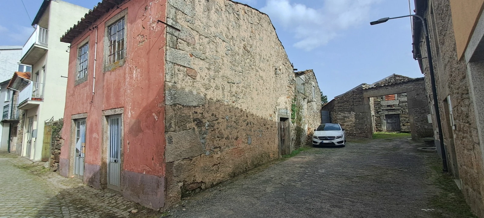 Moradia T4 para Venda em Sendim e Atenor Foto 3