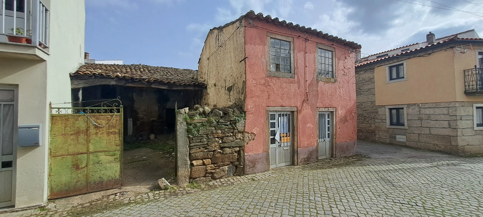 Moradia T4 para Venda em Sendim e Atenor Foto 1