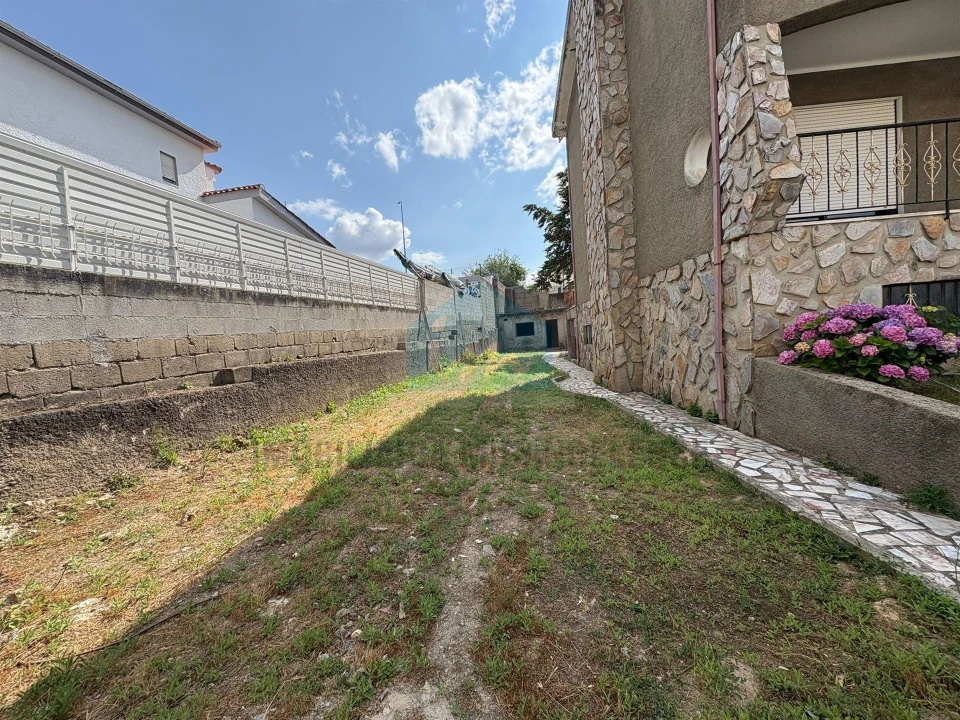 Moradia T4 para Venda em Mirandela Foto 3