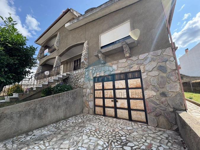 Moradia T4 para Venda em Mirandela Foto 2