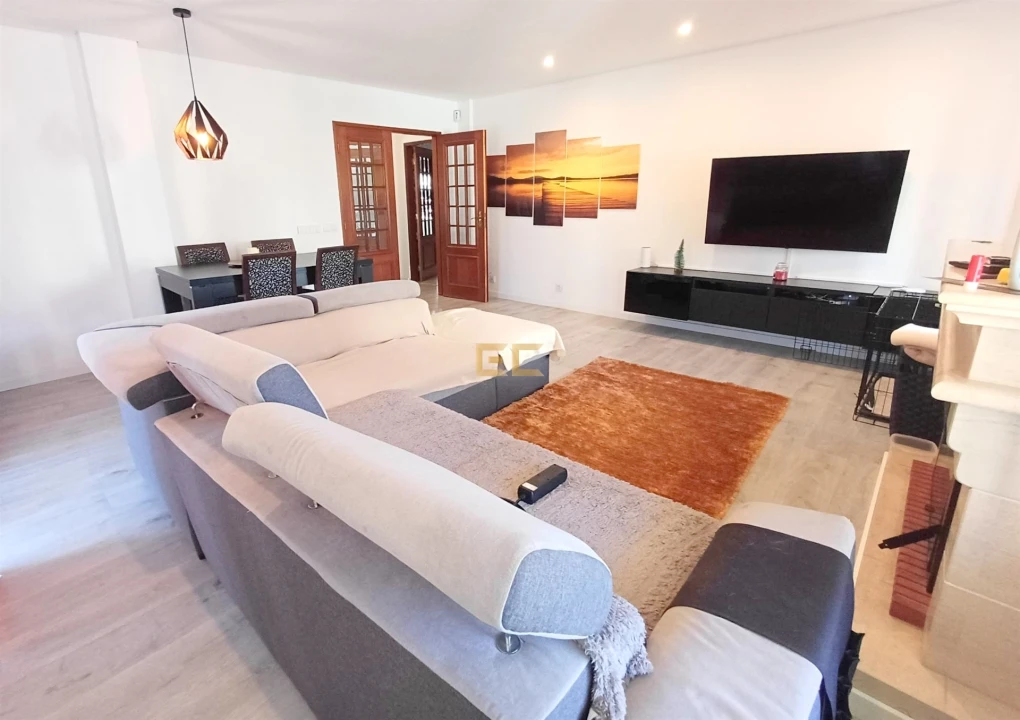 Moradia T5 para Venda em Tavarede Foto 9