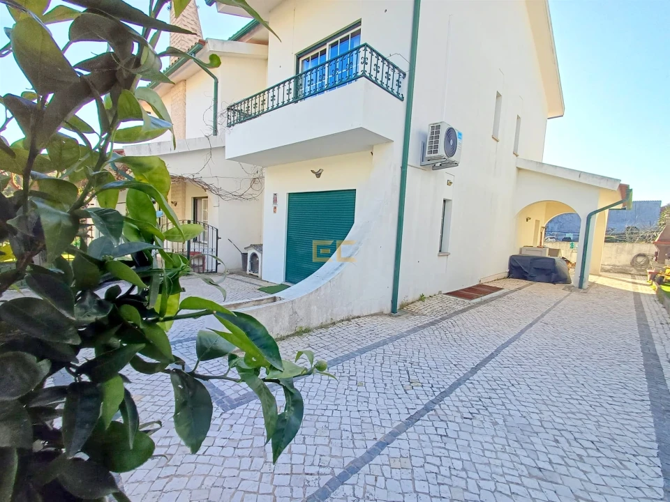 Moradia T5 para Venda em Tavarede Foto 48