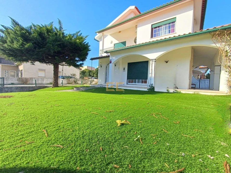 Moradia T5 para Venda em Tavarede Foto 2