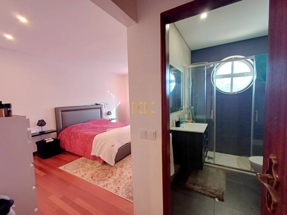 Moradia T5 para Venda em Tavarede Foto 34