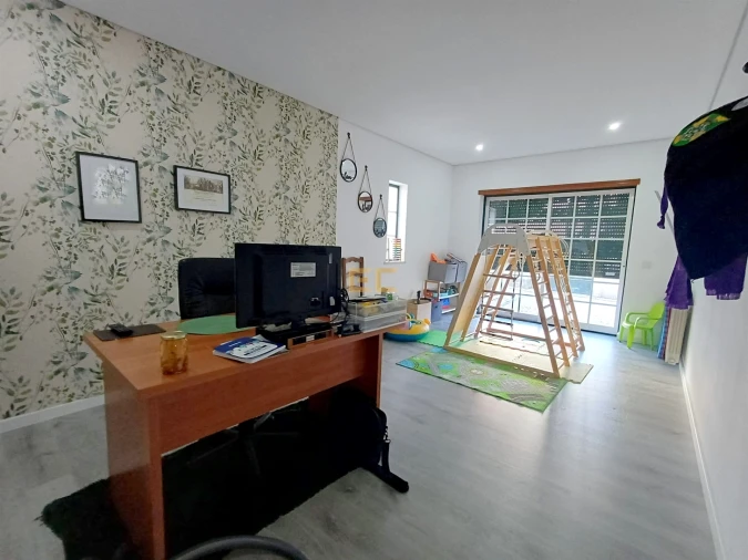 Moradia T5 para Venda em Tavarede Foto 22