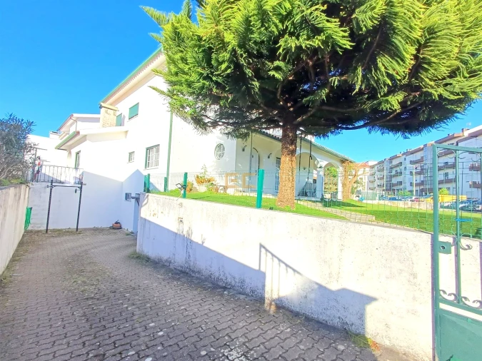 Moradia T5 para Venda em Tavarede Foto 44