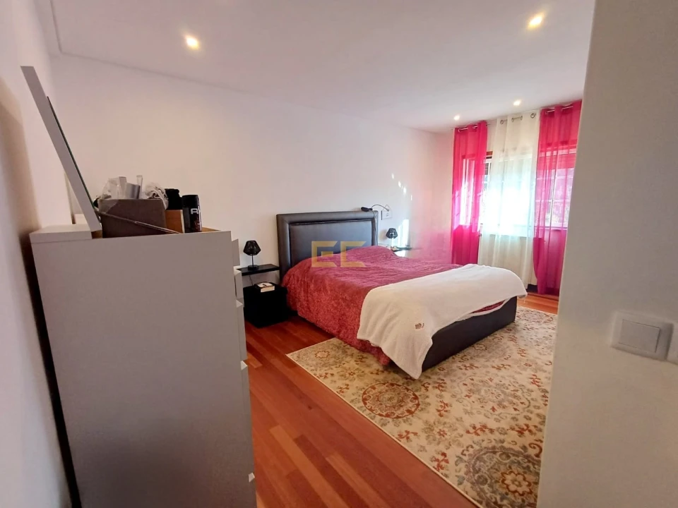 Moradia T5 para Venda em Tavarede Foto 32