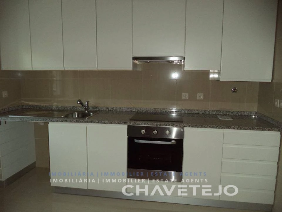 Moradia T3 para Venda em São João Baptista e Santa Maria dos Olivais Foto 5