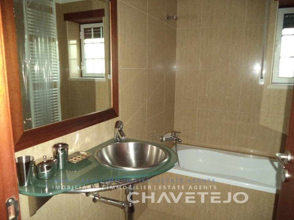 Moradia T3 para Venda em São João Baptista e Santa Maria dos Olivais Foto 11