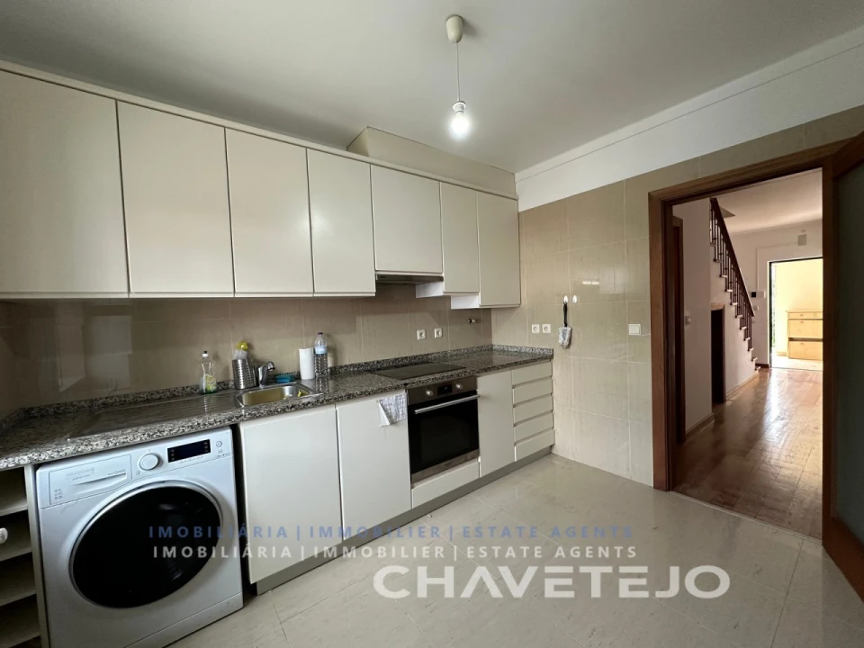 Moradia T3 para Venda em São João Baptista e Santa Maria dos Olivais Foto 4