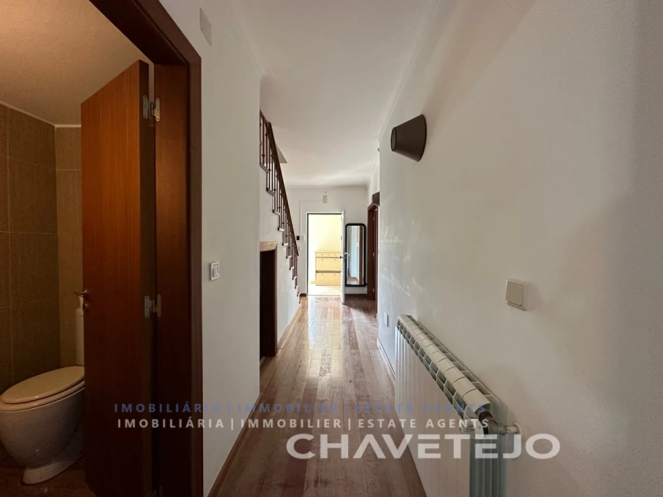 Moradia T3 para Venda em São João Baptista e Santa Maria dos Olivais Foto 5