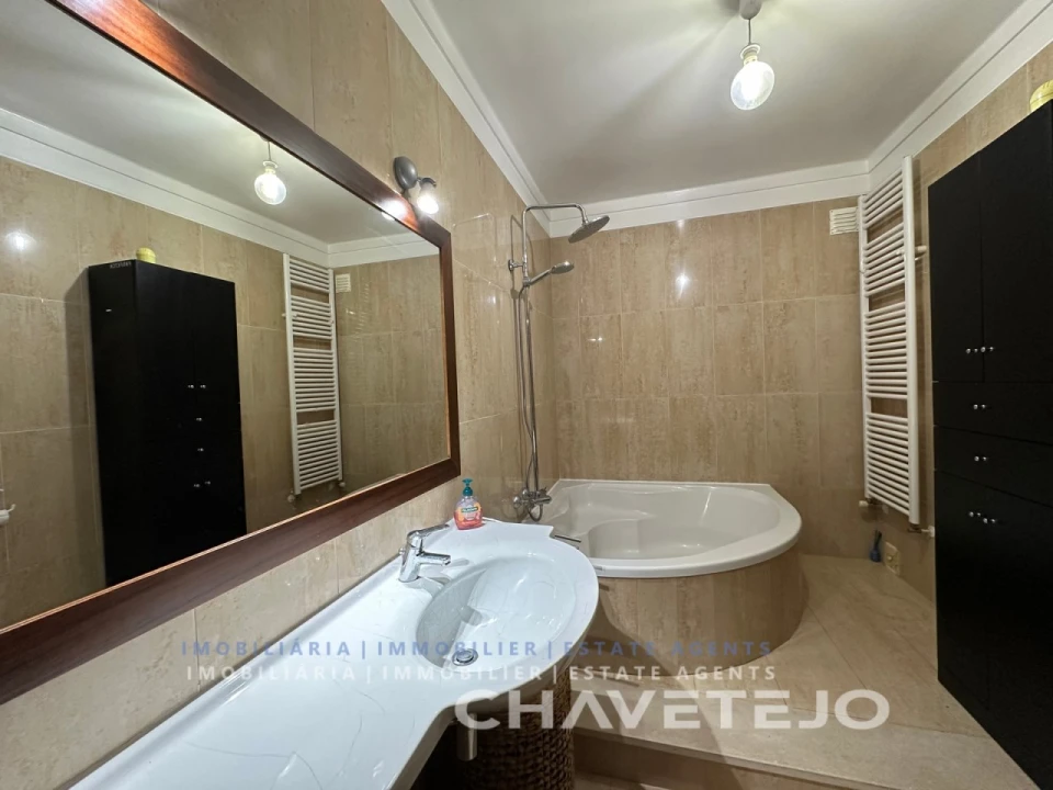 Moradia T3 para Venda em São João Baptista e Santa Maria dos Olivais Foto 11