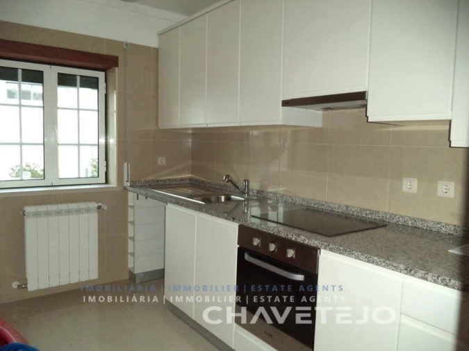 Moradia T3 para Venda em São João Baptista e Santa Maria dos Olivais Foto 4