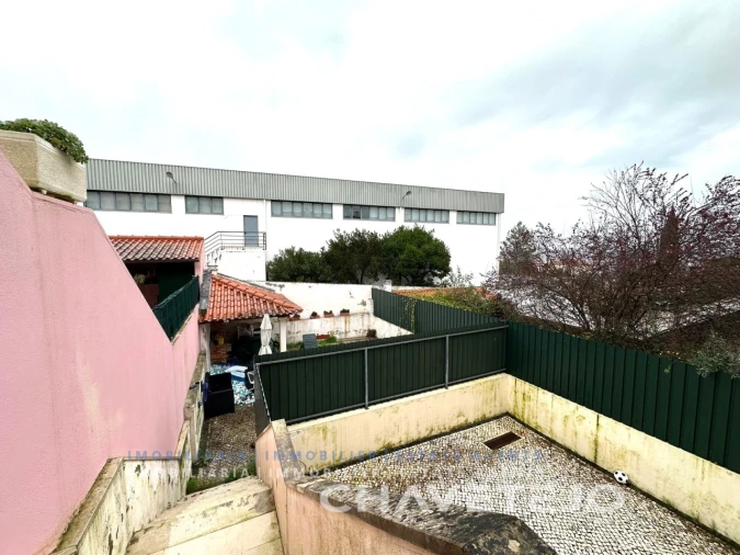 Moradia T3 para Venda em São João Baptista e Santa Maria dos Olivais Foto 2