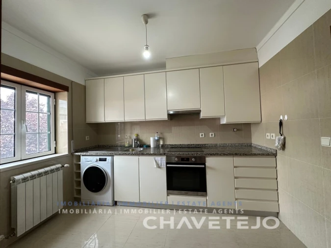 Moradia T3 para Venda em São João Baptista e Santa Maria dos Olivais Foto 2