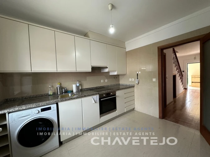 Moradia T3 para Venda em São João Baptista e Santa Maria dos Olivais Foto 4
