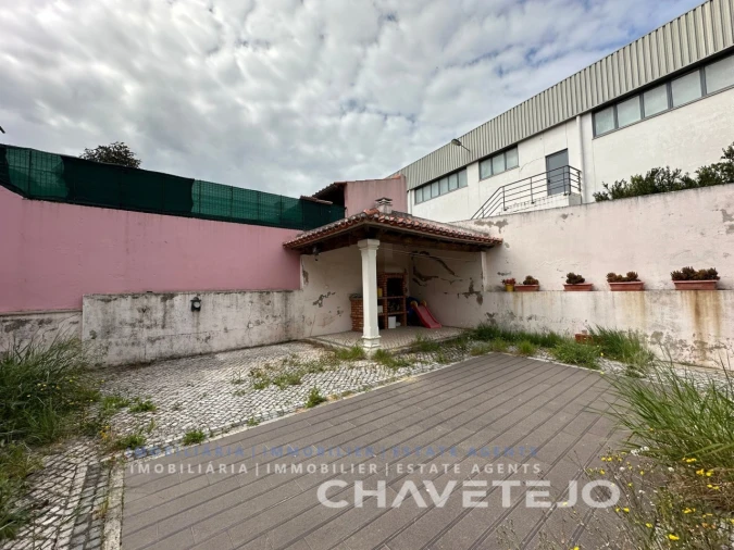 Moradia T3 para Venda em São João Baptista e Santa Maria dos Olivais Foto 24