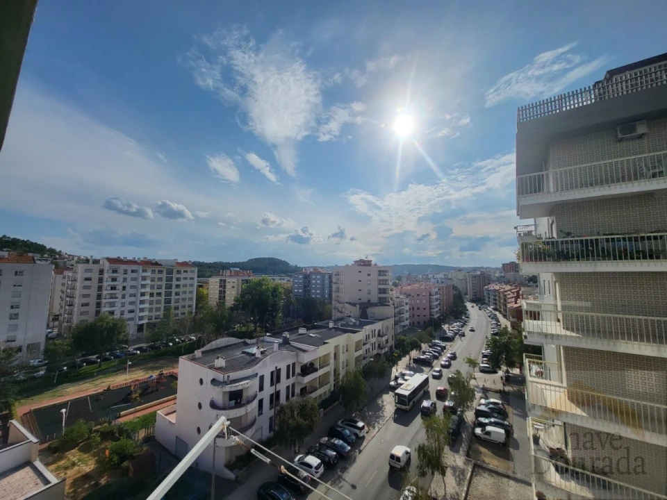 Apartamento T2 para Arrendamento em Santo Antonio dos Olivais Foto 4