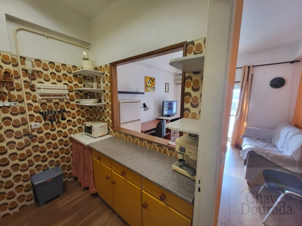 Apartamento T2 para Arrendamento em Santo Antonio dos Olivais Foto 6