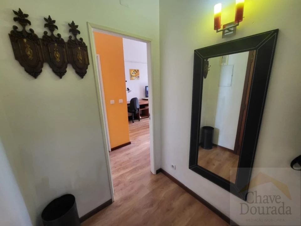 Apartamento T2 para Arrendamento em Santo Antonio dos Olivais Foto 8