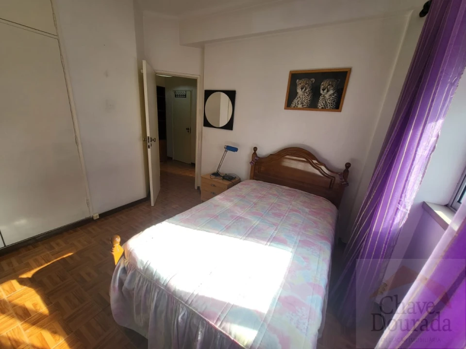 Apartamento T2 para Arrendamento em Santo Antonio dos Olivais Foto 10
