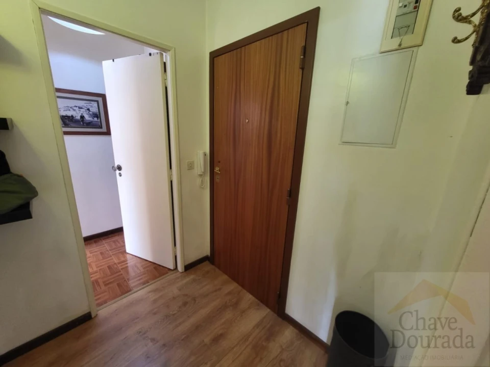 Apartamento T2 para Arrendamento em Santo Antonio dos Olivais Foto 17