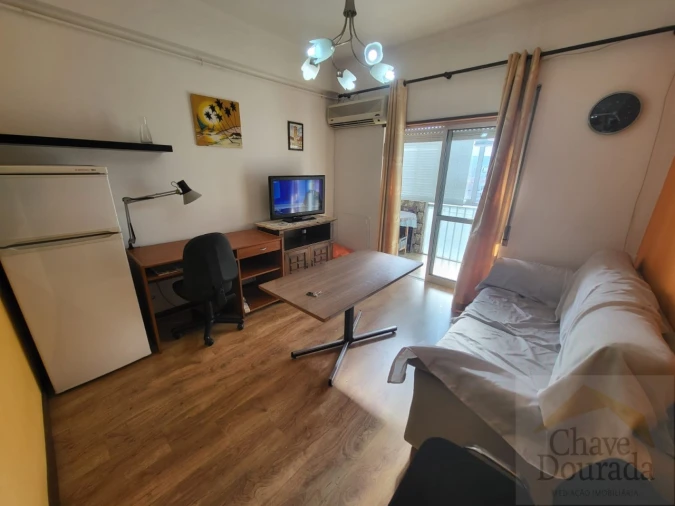 Apartamento T2 para Arrendamento em Santo Antonio dos Olivais Foto 2
