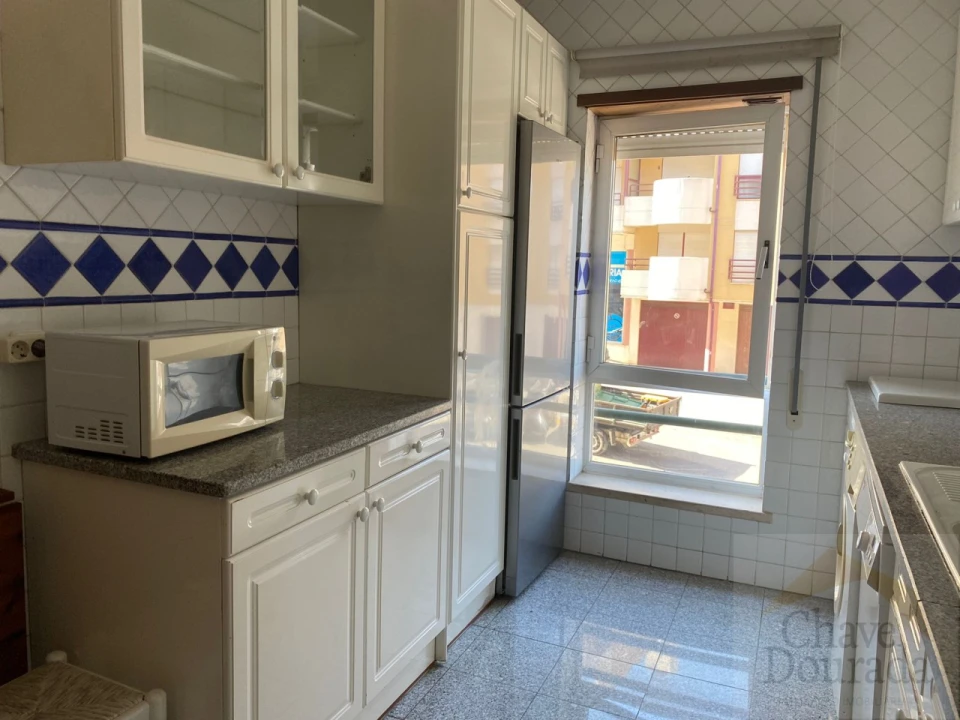 Apartamento T2 para Arrendamento em Santo Antonio dos Olivais Foto 4
