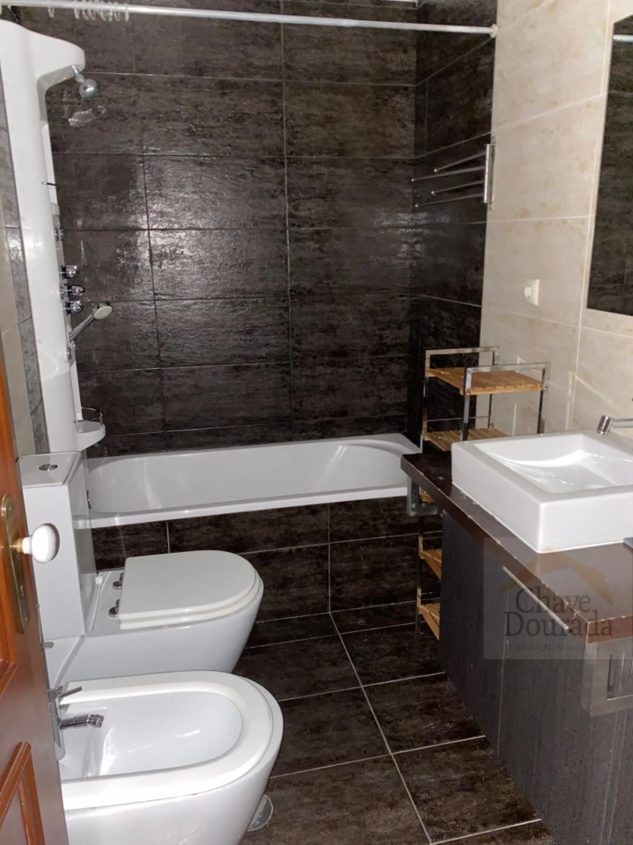 Apartamento T2 para Arrendamento em Santo Antonio dos Olivais Foto 9