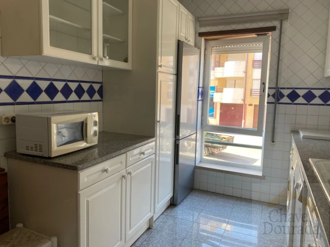 Apartamento T2 para Arrendamento em Santo Antonio dos Olivais Foto 4