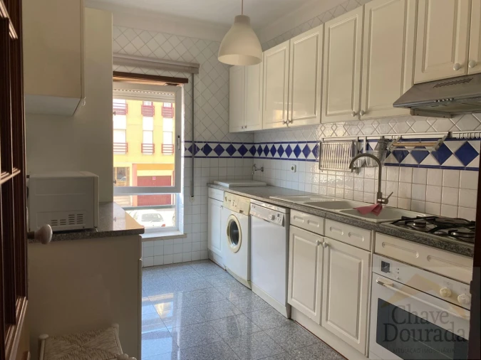 Apartamento T2 para Arrendamento em Santo Antonio dos Olivais Foto 3
